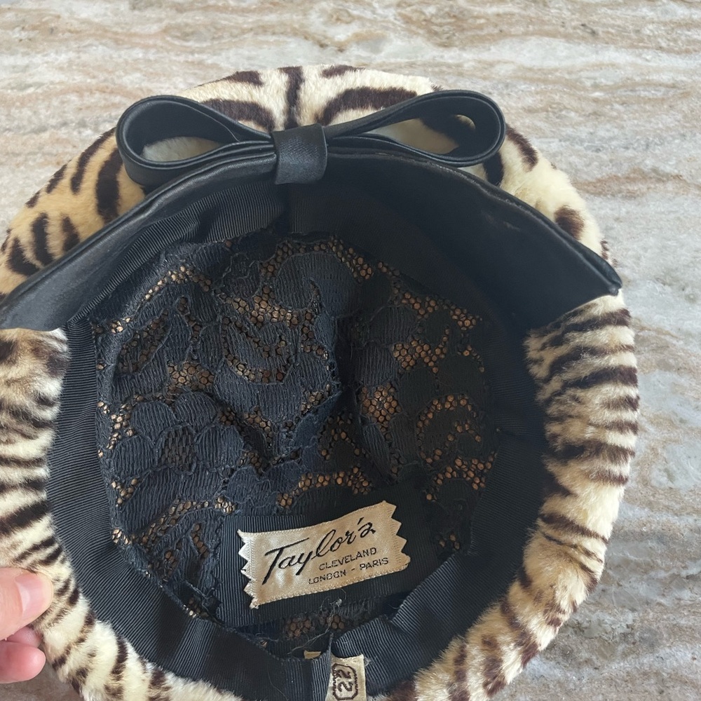 Zebra Print Beret - Picture 5 of 6